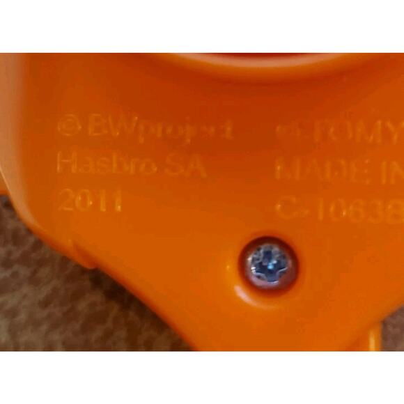 2011 Hasbro Tomy Beyblades Red Blue Green Orange Spinning Toys Collectibles - Picture 9 of 16